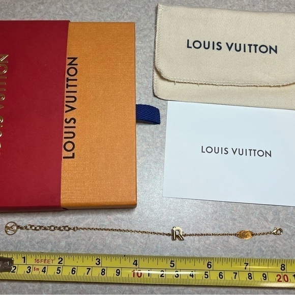 Louis Vuitton “R” charm bracelet. - Picture 5 of 5